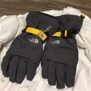 ⚡️The North Face Montana GoreTex Gloves
